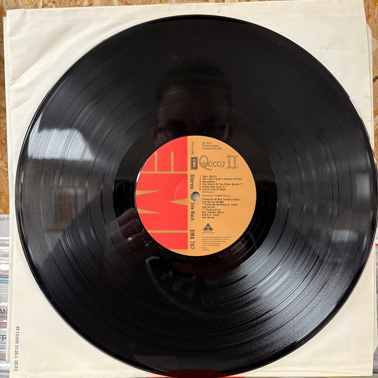 Queen II - Centre Of The Sleeve Unlaminated - VINYL