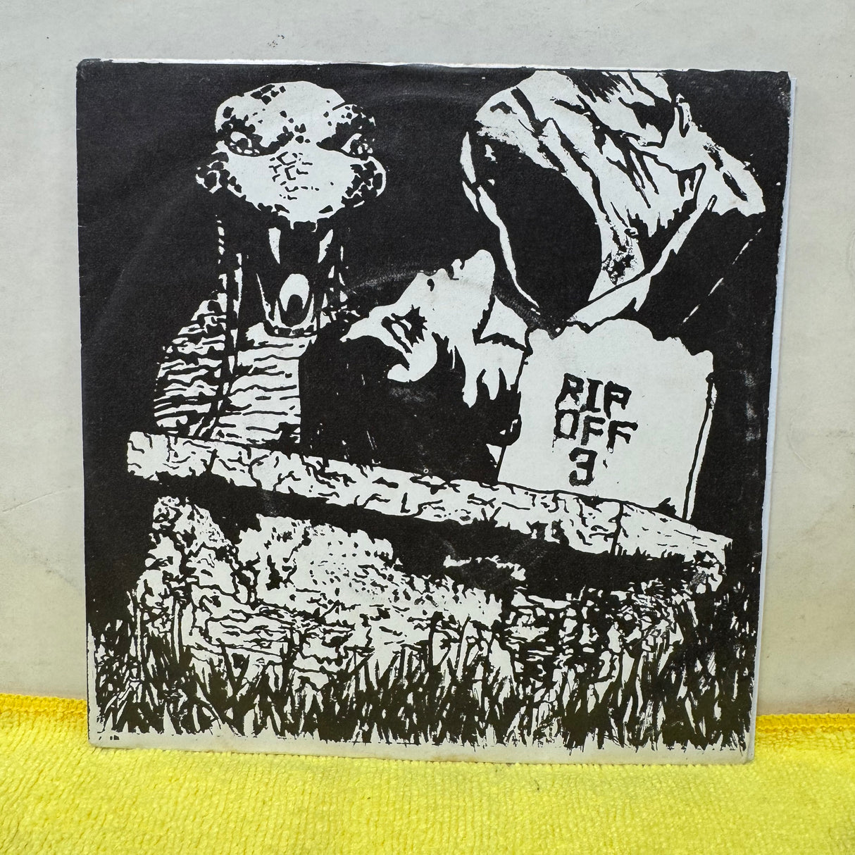 Cobra - Looking For A Lady/Graveyard Boogie - 7 inch Single - VINYL