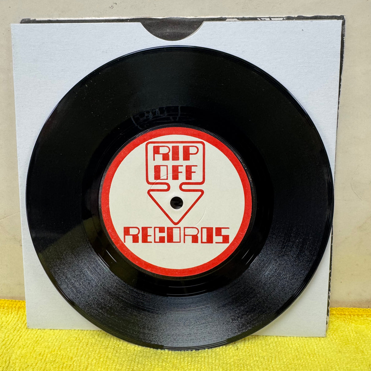 Cobra - Looking For A Lady/Graveyard Boogie - 7 inch Single - VINYL