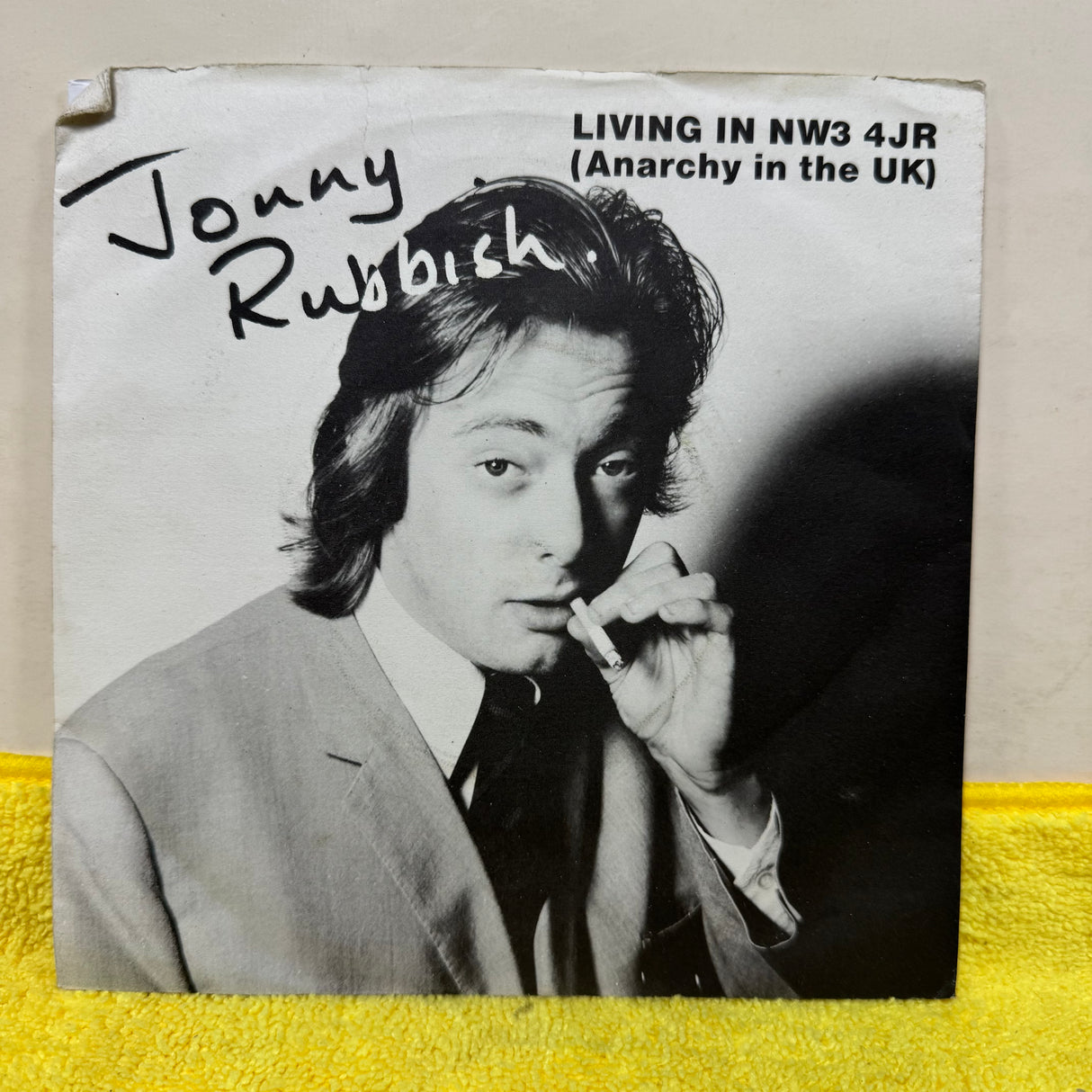 Johnny Rubbish - Living In NW3 4JR - Demo - 7 inch Single - VINYL