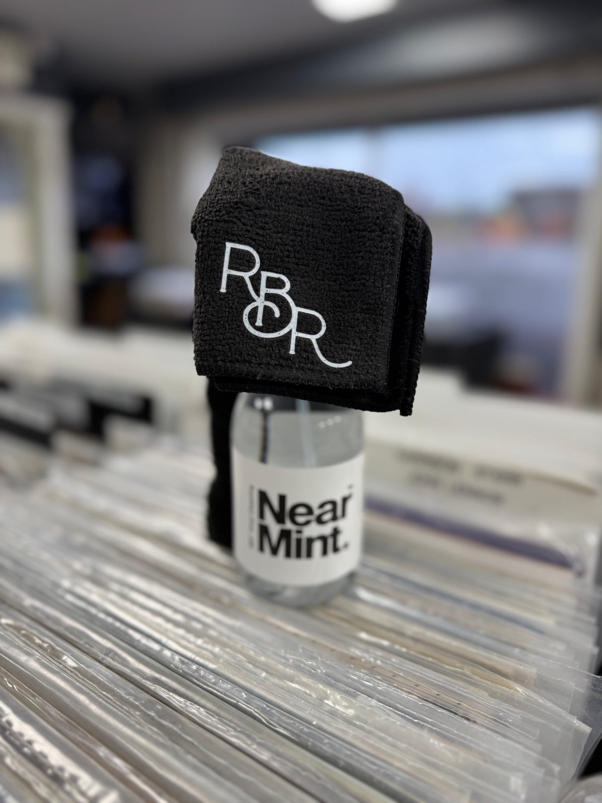 Near Mint Vinyl Record Solution w/ RBR Microfibre Cloth Set