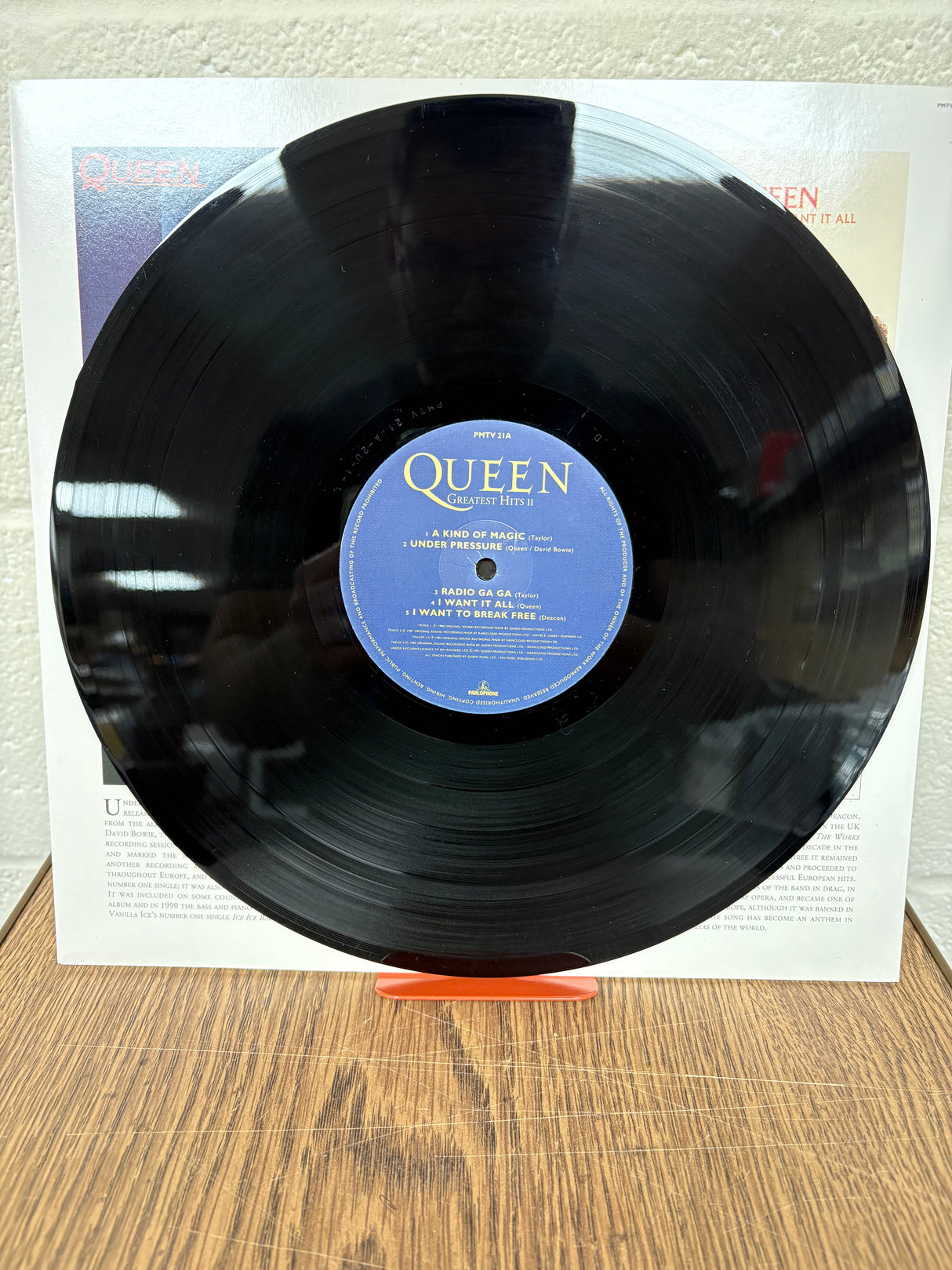 Queen - Greatest Hits II - Embossed Sleeve - VINYL