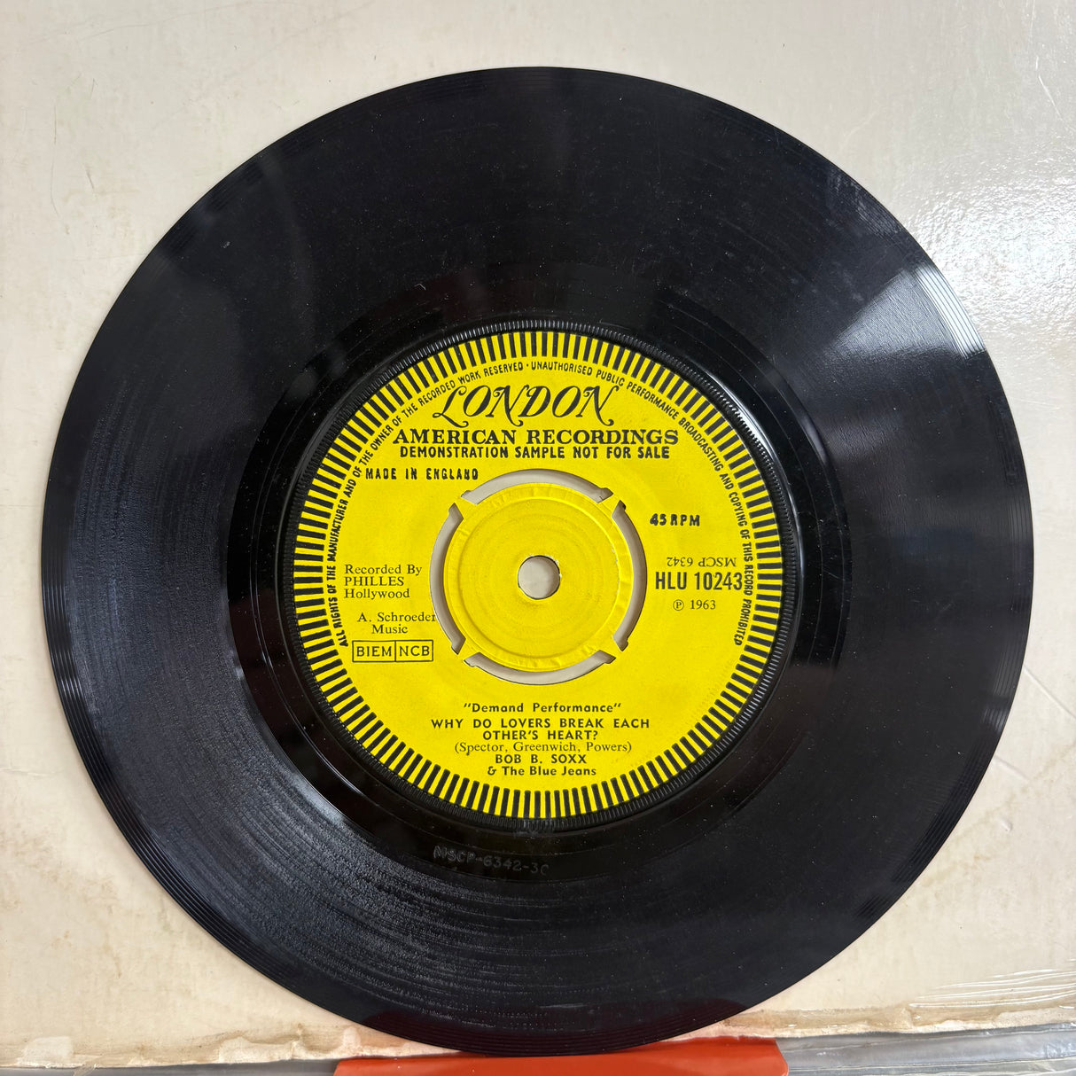 Bob B Soxx - Why Do Lovers London Demo