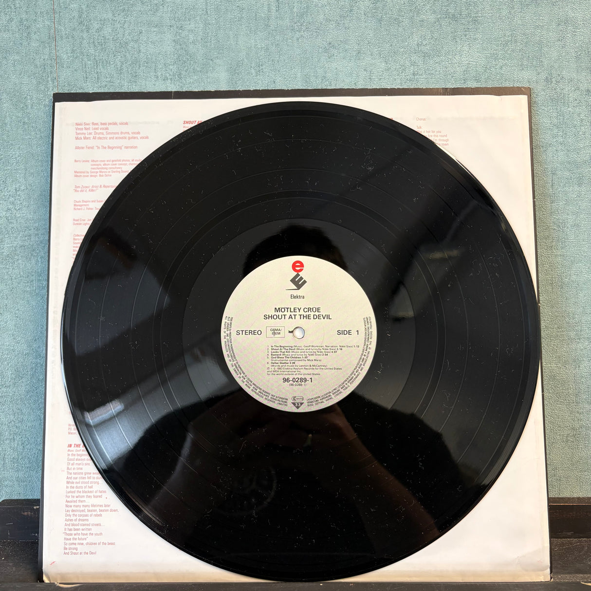 Motley Crue - Shout At The Devil - VINYL