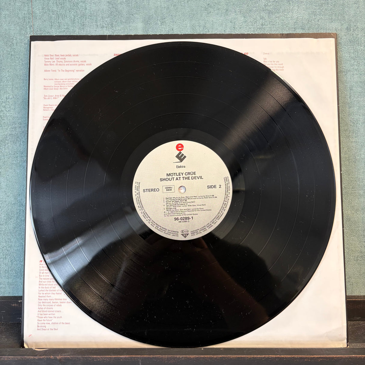Motley Crue - Shout At The Devil - VINYL