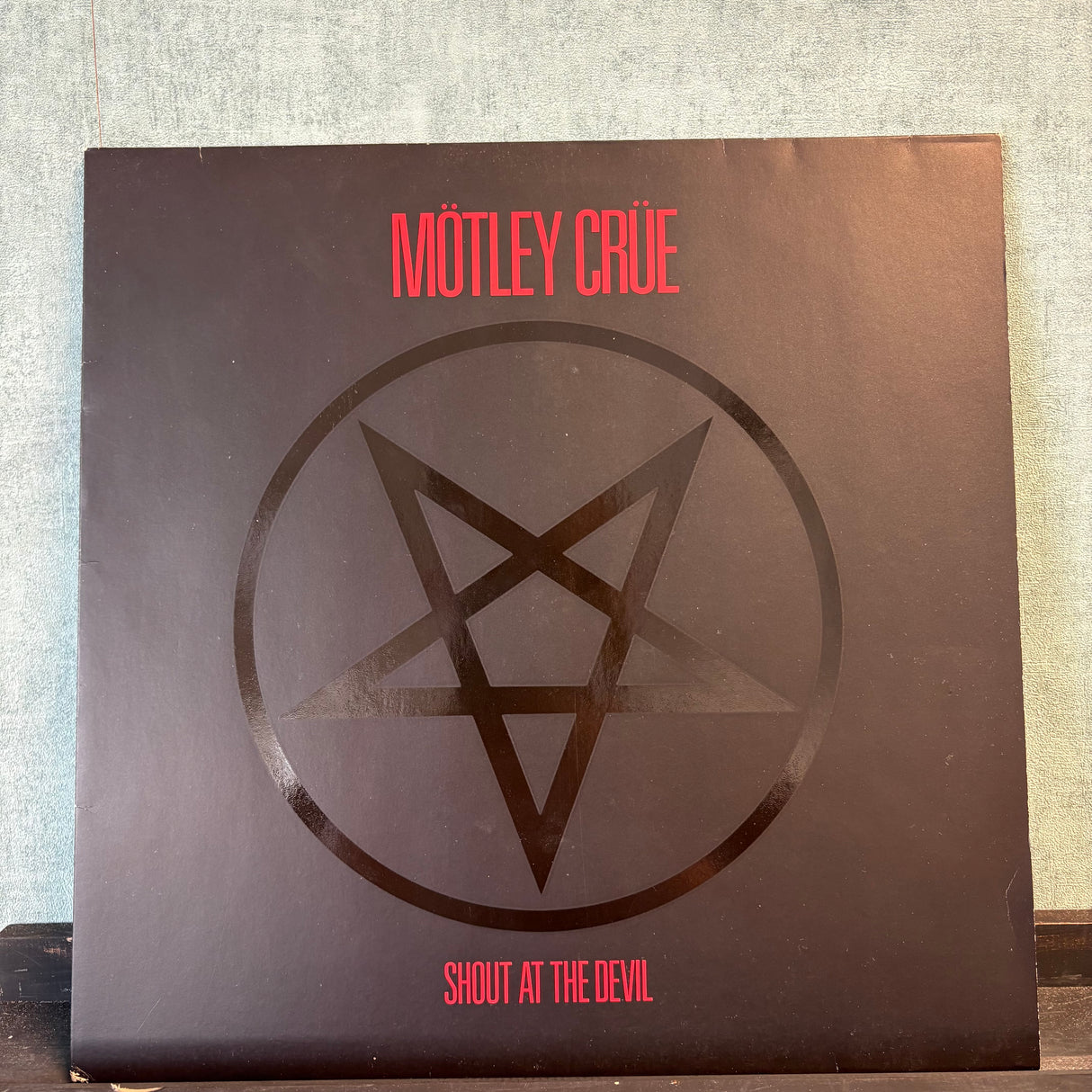 Motley Crue - Shout At The Devil - VINYL