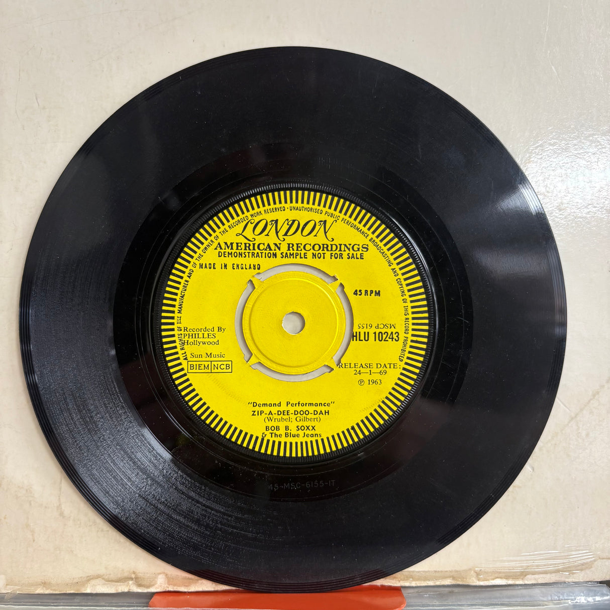 Bob B Soxx - Why Do Lovers London Demo