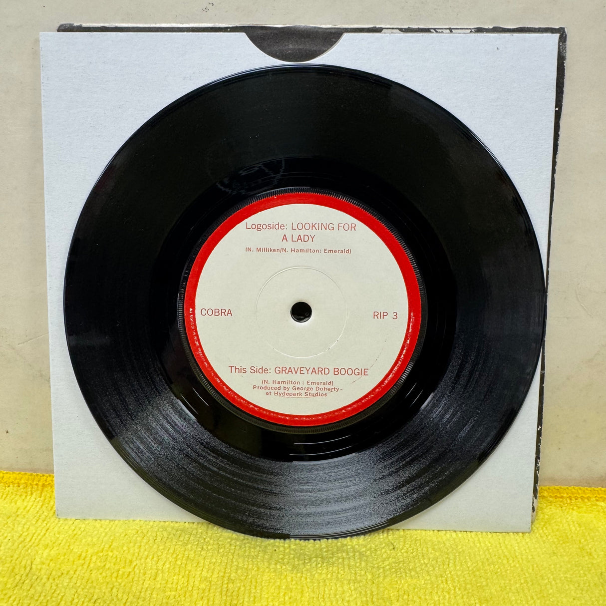 Cobra - Looking For A Lady/Graveyard Boogie - 7 inch Single - VINYL